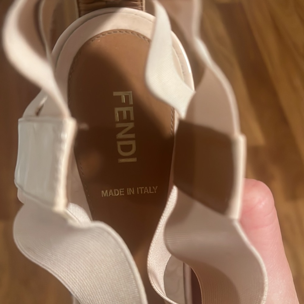 Authentic FENDI heels - Picture 3 of 5